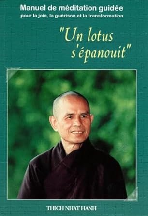 Un lotus s'épanouit